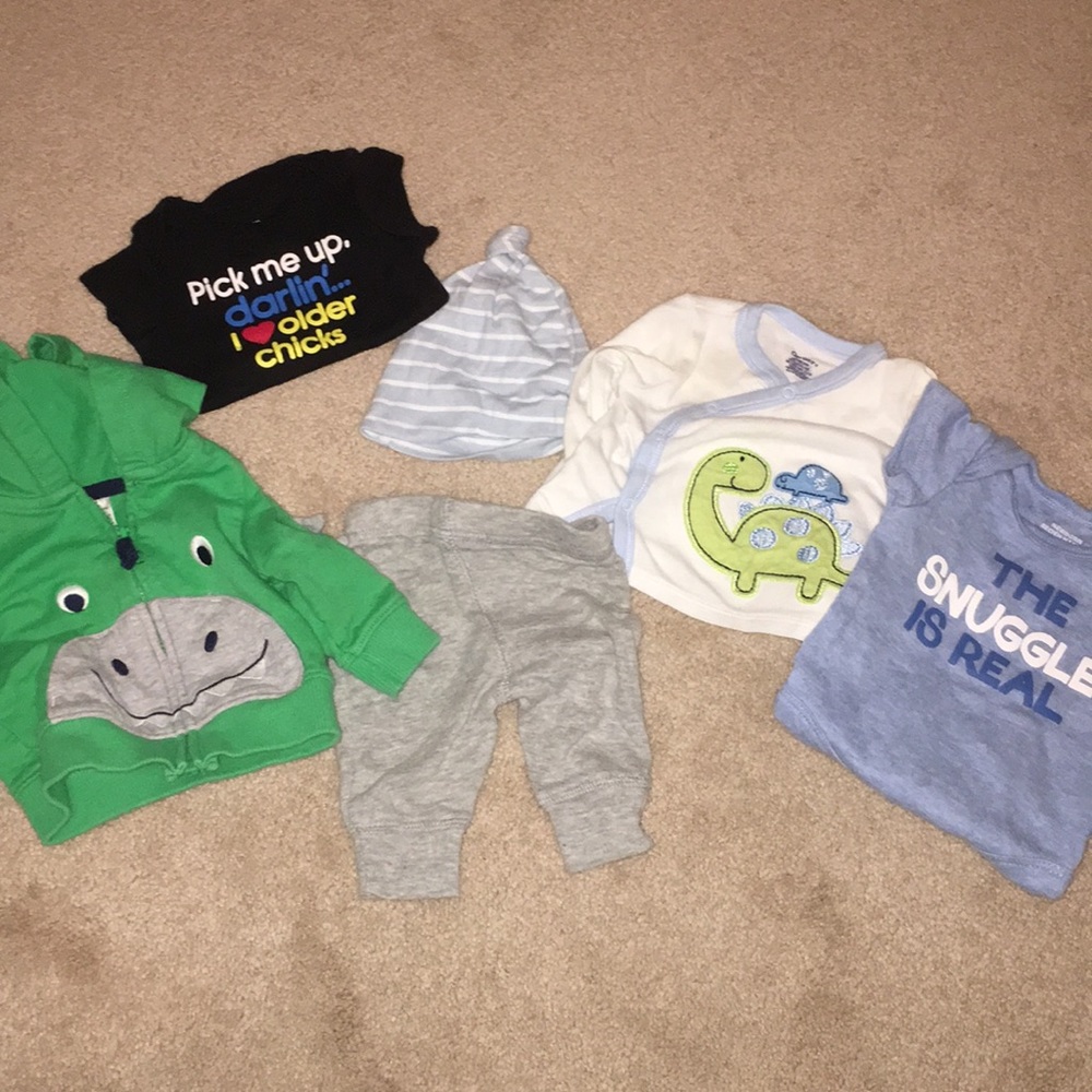Newborn clothes (5 items)